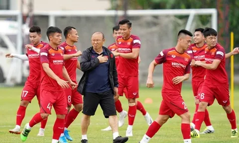 Tuyển Việt Nam gom quân, thầy Park đãi cát tìm vàng